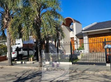Casa · 214m² · 10 Ambientes · 2 Cocheras · Venta Casa 4 Dorm. + Departamento 1 Dorm. B° La Cuesta, Villa Carlos Paz