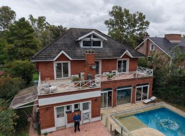 Casa de 5 ambientes, Esteban Echeverría · Excelente Casa Vistas Al Golf. Acepto Permuta en Caba