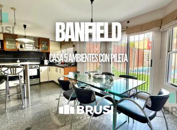 Casa · 224m² · 5 Ambientes · 2 Cocheras · Casa en Venta en Banfield Oeste - 5 Ambientes