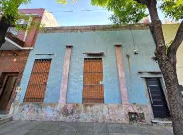 Casa · 196m² · 4 Ambientes · Terreno en Venta en Barracas Caba