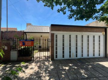 Casa · 119m² · 2 Dormitorios · 2 Cocheras · Casa en Esperanza