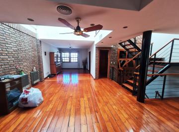 Casa de 14 ambientes, Rosario · Casa y Oficina Para Vivir y Trabajar en El Mismo Lugar — Muy Buen Estado