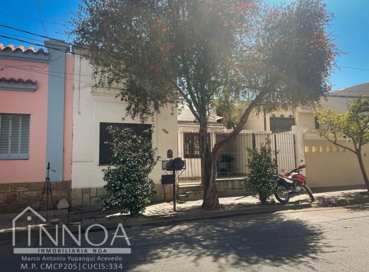 Casa · 180m² · 6 Ambientes · 1 Cochera