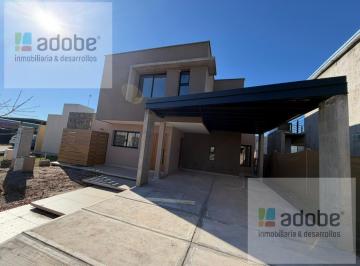 Casa · 229m² · 3 Dormitorios · 2 Cocheras · Casa B° Lomas de Russell