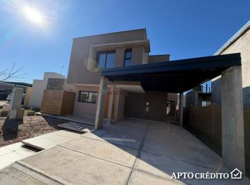 Casa · 229m² · 3 Dormitorios · 2 Cocheras · Casa B° Lomas de Russell