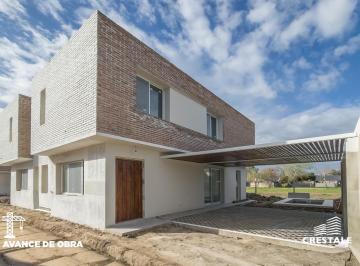 Casa · 127m² · 4 Ambientes · 2 Cocheras · Venta / Permuta - Casa 3 Dorm. con Jardín y Pileta - Funes.