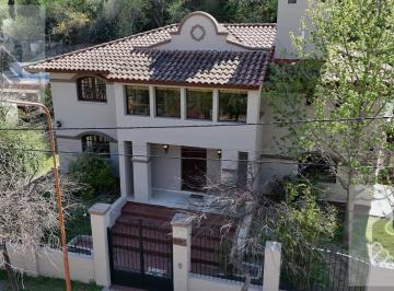 Casa · 301m² · 10 Ambientes · 3 Cocheras · Casa en Costa Azul Sur 5 Dorm. y 3 Baños - Hermoso Entorno