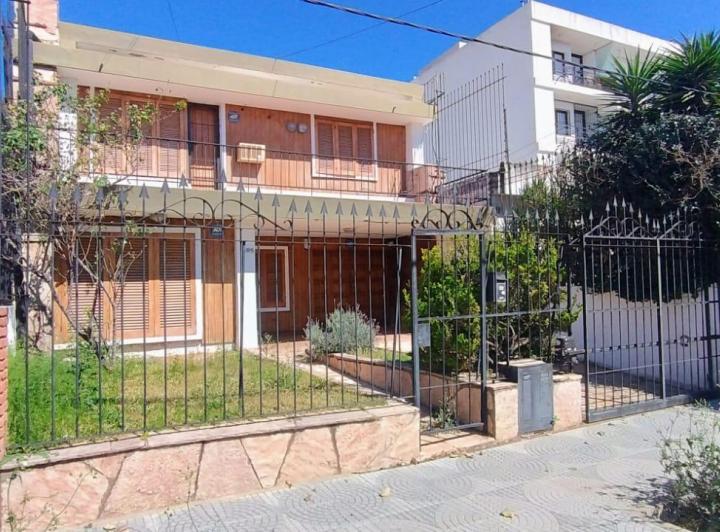 Casa · 246m² · 13 Ambientes