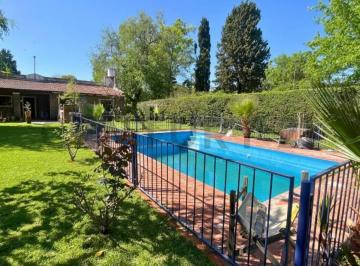 Casa · 150m² · 4 Ambientes · Venta Casa 2 Dorm. con Piscina en Los Aromos, Roldán