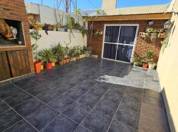 Casa · 113m² · 5 Ambientes · Dos Casas en Planta Alta con Patio