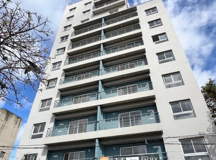 Desarrollo vertical · Edificio "Facu V"