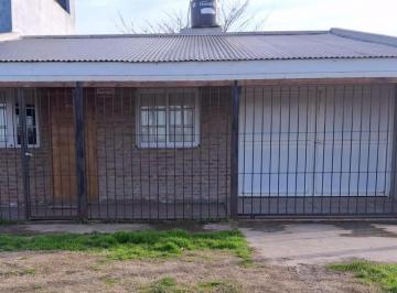 Casa · 375m² · 4 Ambientes · 2 Cocheras · Casa 3 Ambientes con Fondo Oportunidad