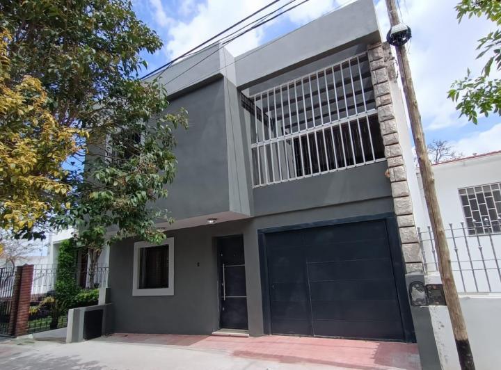 Casa · 334m² · 14 Ambientes · 2 Cocheras