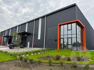 Bodega-Galpón · 1300m² · Galpón en Alquiloer