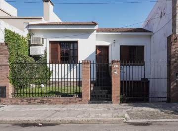 Casa · 163m² · 6 Ambientes · 2 Cocheras · Casa en Barrio Las Malvinas, Distrito Norte