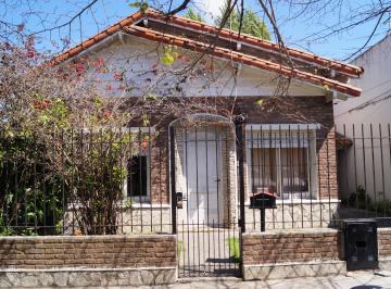 Casa de 3 ambientes, Lomas de Zamora · Venta Casa 3 Ambientes con 2 Departamentos en Lomas de Zamora Apta Credito.