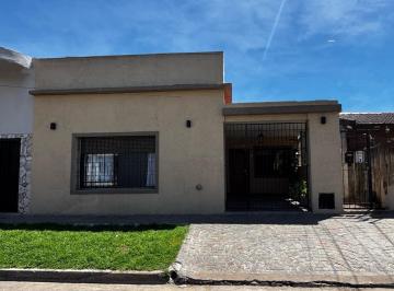Casa de 3 ambientes, Morón · Casa de 3 Ambientes con Cochera en Venta - Moron Sur