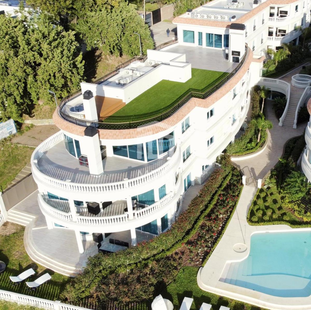 Jose Hernandez 1220 - Oasis del Yacht "ares 7"