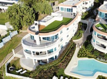 Departamento · 205m² · 4 Ambientes · 2 Cocheras · Departamento en Venta Rosario Alberdi Oasis del Yacht