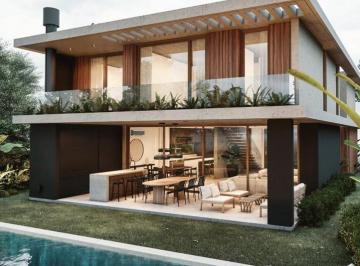 Casa · 330m² · 6 Ambientes · Casa en Venta Los Castaños 5 Dorm.