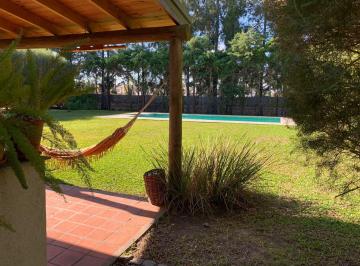 Casa · 194m² · 5 Ambientes · 2 Cocheras · Casa en Santa Catalina, Villanueva