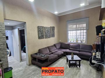 PH de 3 ambientes, Villa Devoto · PH de 3 Ambientes en Pb Refaccionado a Nuevo con Patio en Excelente Ubicacion!