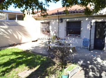 Casa · 150m² · 5 Ambientes · 2 Cocheras · Chalet Barrio Aeronautico Ituzaingo