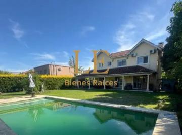 Casa · 200m² · 5 Ambientes · 4 Cocheras · Venta Casa San Lucas Village