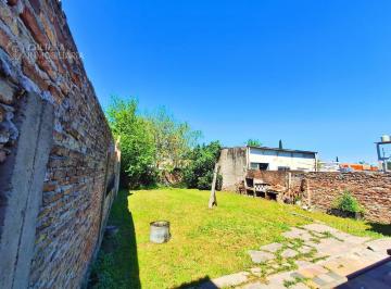 Casa · 160m² · 3 Ambientes · 1 Cochera · Venta Casa Multifamiliar Lote de 425 m² I. Casanova