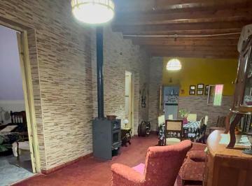 Casa de 5 ambientes, General Las Heras · Casa en Villars - Tu Refugio Ideal!
