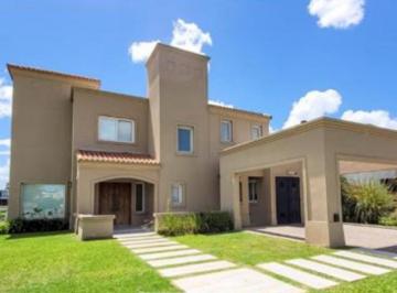 Casa · 250m² · 5 Ambientes · 2 Cocheras · Venta Casa - Barrio Marinas - Puertos del Lago - Oportunidad