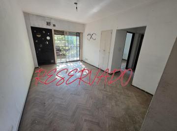 Departamento · 50m² · 3 Ambientes · Departamento Al Frente con Balcón a Reciclar