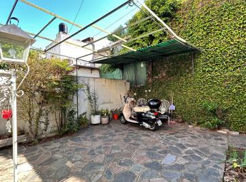 PH de 3 ambientes, Lomas de Zamora · Venta PH 3 Amb. C/cochera y Patio - a Sólo 4 Cdras. de Av Alsina - Apto Crédito!