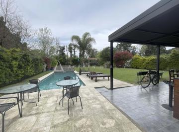 Casa · 1200m² · 5 Ambientes · 2 Cocheras · Casa en Venta en Sausalito Pilar