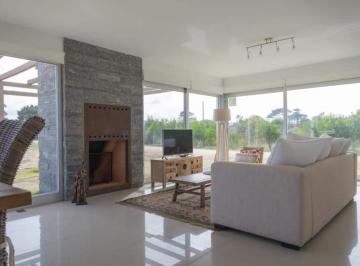 Casa · 120m² · 4 Ambientes · Casa - Playa Brava