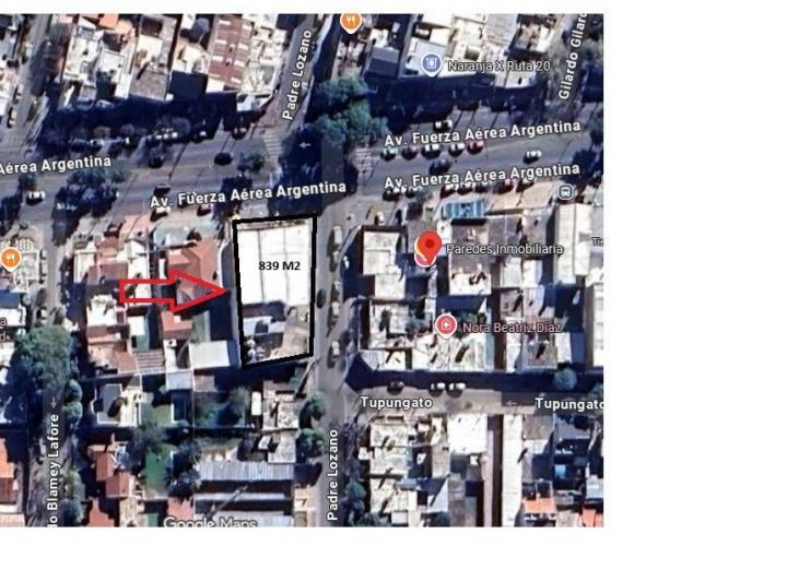 Local comercial · 677m²