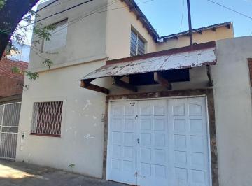 PH · 120m² · 4 Ambientes · 1 Cochera · Casa Al Frente a Reciclar