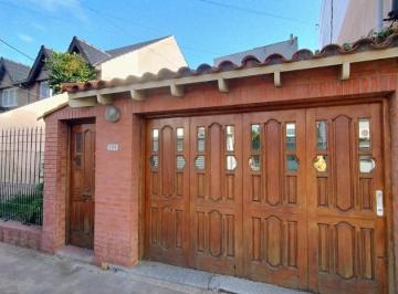PH · 75m² · 3 Ambientes · Venta PH 3 Amb/ con Patio y Parrilla Apto Créd. Lanús Oeste!