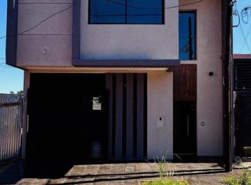 Casa · 130m² · 4 Ambientes · 1 Cochera · Venta | Dúplex 3 Dorm. – Calle Semilla y Alemania, Posadas