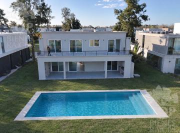 Casa · 296m² · 6 Ambientes · 4 Cocheras · Casa en Venta en Laguna Grande, Villanueva, Tigre