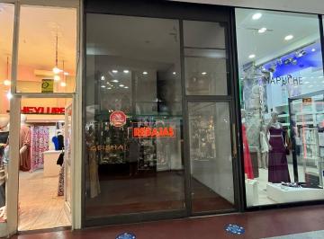 Local comercial , Lanús · En Venta Local Comercial de 28 m Aprox. en Gran Galeria en Lanus