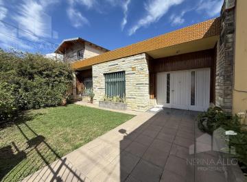 Casa · 238m² · 3 Ambientes · 2 Cocheras · Venta Casa 3 Ambientes en Ituzaingo Norte