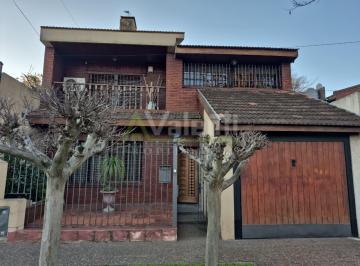 Casa de 5 ambientes, Hurlingham · Chalet en Venta 5 Ambientes en 3 Plantas, Parque Johnston, Hurlingham