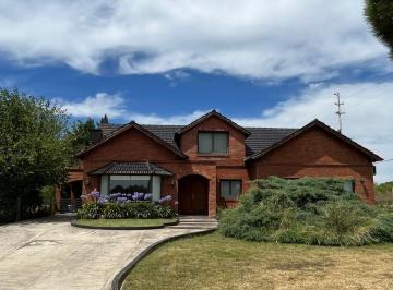 Casa · 250m² · 5 Ambientes · Casa en Canning (E. Echeverria)
