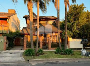 Casa · 233m² · 5 Ambientes · 1 Cochera · Venta Casa 5 Ambientes en Ituzaingo Norte Apta Credito