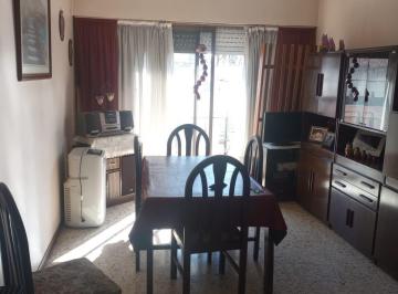 Departamento de 3 ambientes, Barracas · Depto 3 Amb Contrafrente. Cocina Amplia. Balcon. 2do Piso por Escalera.