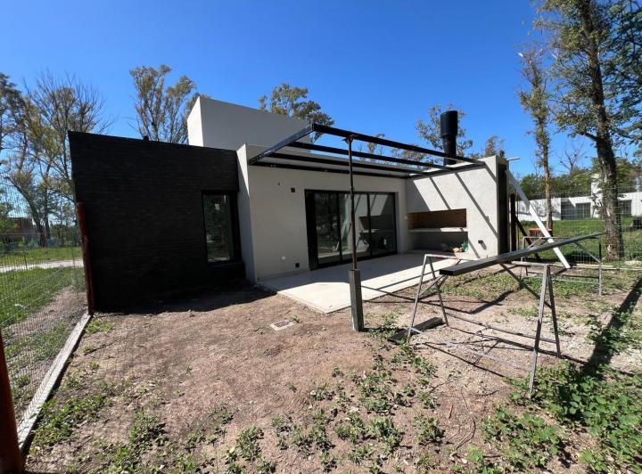 Casa · 150m² · 5 Ambientes · 2 Cocheras