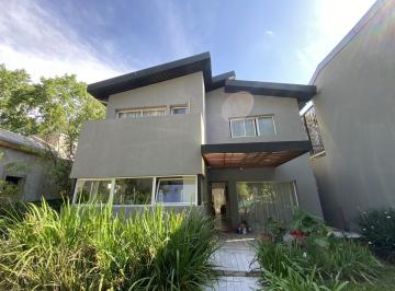 Casa · 160m² · 4 Ambientes · 2 Cocheras · Casa a La Venta de 4 Ambientes en San Miguel