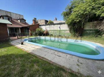 Casa · 87m² · 4 Ambientes · Venta Casa en Berazategui con Jardín, Piscina y Garage
