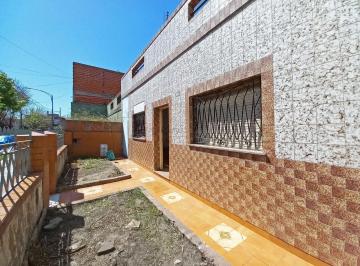 Casa · 100m² · 3 Ambientes · Venta Casa 3 Ambientes con Patio, Terraza y Quincho